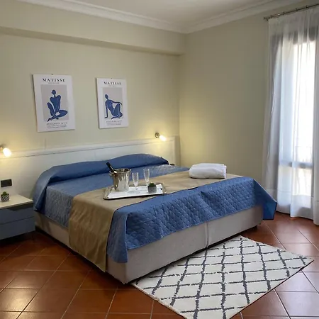 Apartment Scala Dei Turchi Palace Fuer 3 Personen In