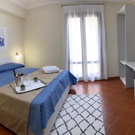 Apartment Scala Dei Turchi Palace Fuer 3 Personen In *